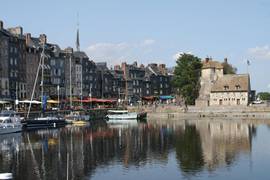Chez Fifille Appartement Dans Honfleur Parking Prive Номер фото