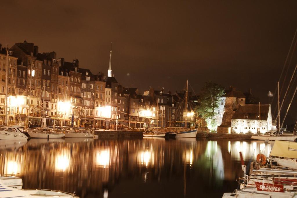 Chez Fifille Appartement Dans Honfleur Parking Prive Екстер'єр фото